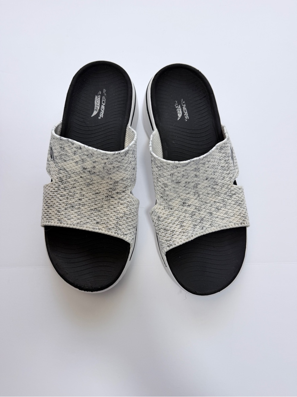 Skechers Arch Fit Ultra GO Knit Slide Sandals Gray White Women’s Comfort Size 10